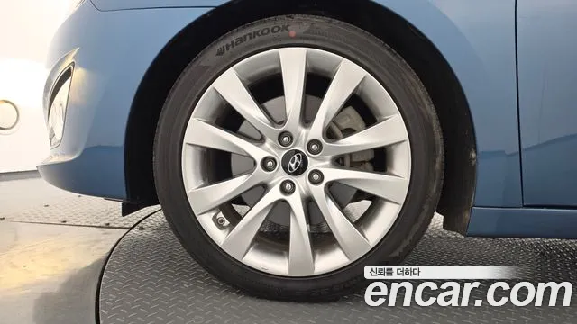 Hyundai i40 2013 thumb 5