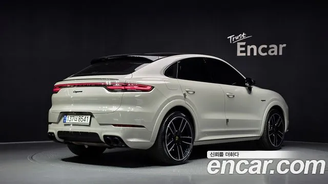 Porsche Cayenne 2022 thumb 2
