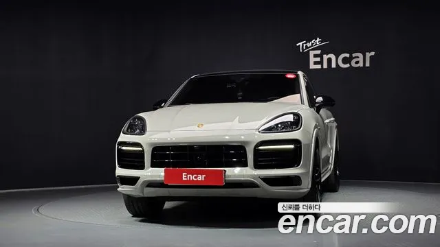 Porsche Cayenne 2022 thumb 3