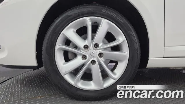 Renault-KoreaSamsung Fluence 2013 thumb 5