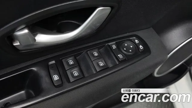 Renault-KoreaSamsung Fluence 2013 thumb 11