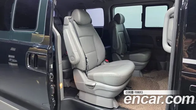Hyundai Starex 2018 thumb 12