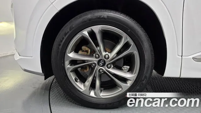 Hyundai Santa Fe 2018 thumb 5