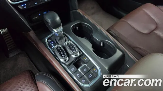 Hyundai Santa Fe 2018 thumb 9