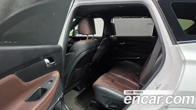 Hyundai Santa Fe 2018 thumb 11