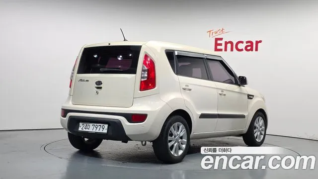 Kia Soul 2012 thumb 2