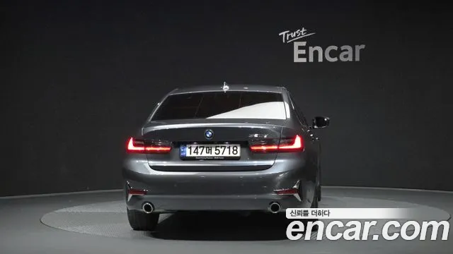 BMW 3-Series 2021 thumb 3