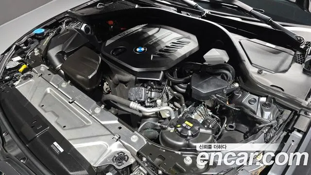 BMW 3-Series 2021 thumb 5