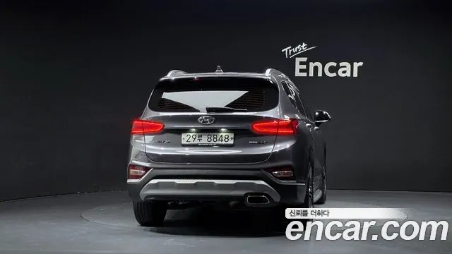 Hyundai Santa Fe 2018 thumb 3