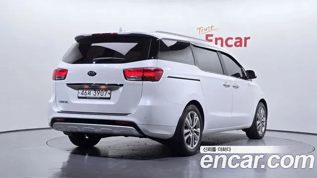 Kia Carnival 2015 thumb 2