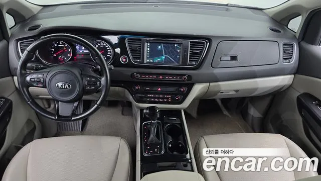 Kia Carnival 2015 thumb 7