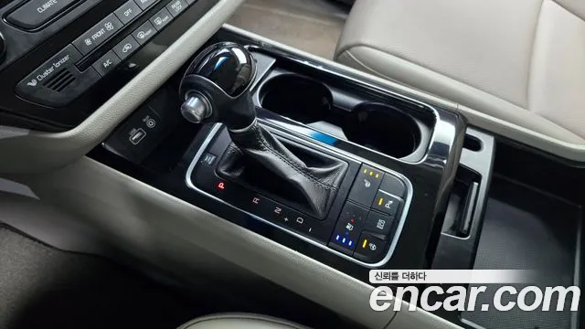 Kia Carnival 2015 thumb 9