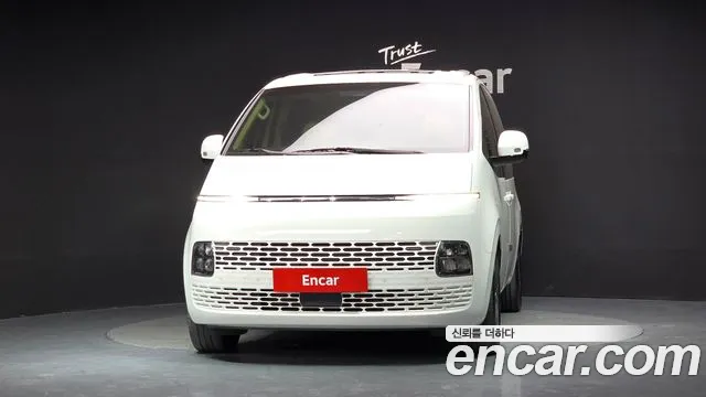 Hyundai Staria 2024 thumb 3