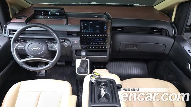 Hyundai Staria 2024 thumb 7