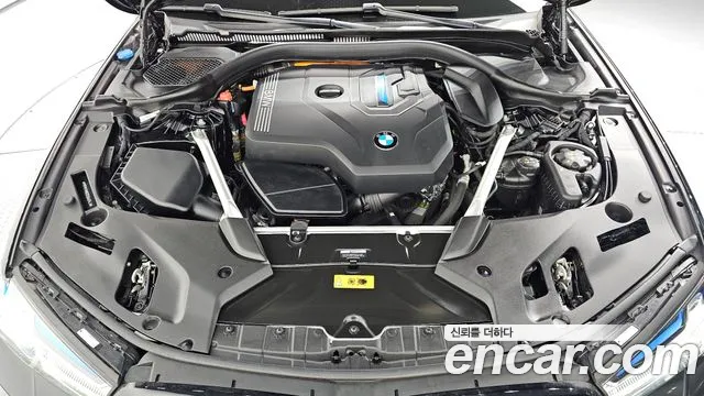 BMW 5-Series 2023 thumb 5