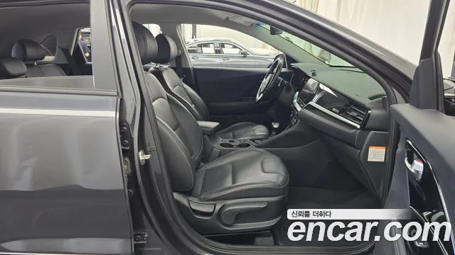 Kia Niro 2019 thumb 11