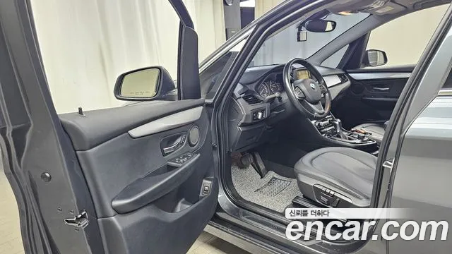 BMW 2-Series 2015 thumb 10