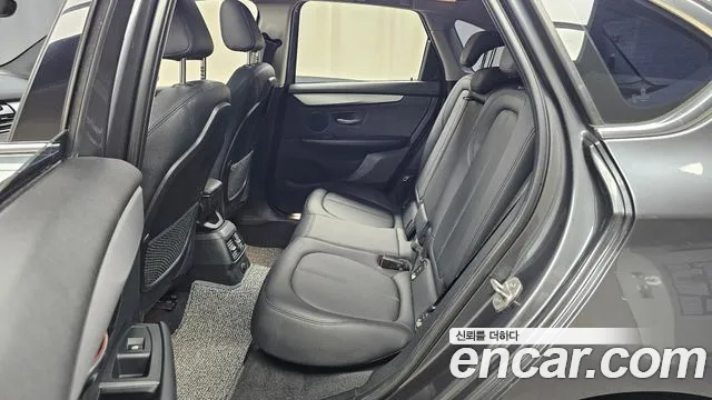 BMW 2-Series 2015 thumb 11