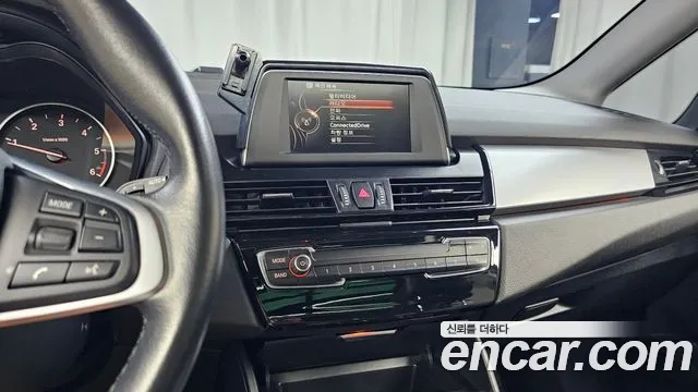 BMW 2-Series 2015 thumb 12