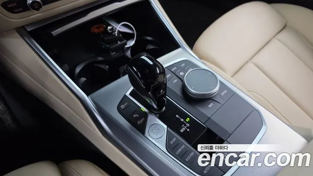 BMW 3-Series 2022 thumb 8