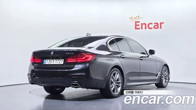 BMW 5-Series 2017 thumb 2
