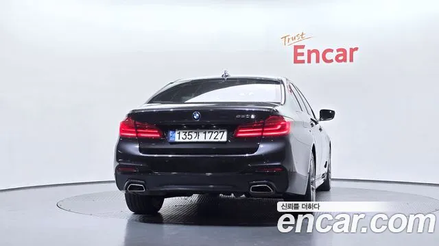 BMW 5-Series 2017 thumb 4