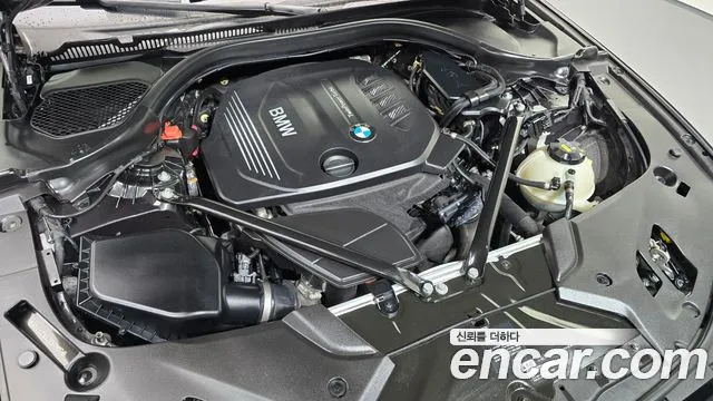 BMW 5-Series 2017 thumb 6