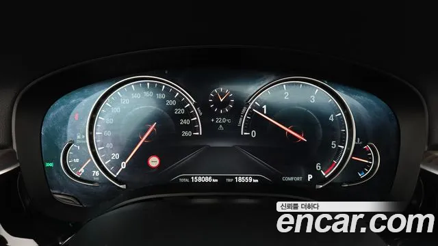 BMW 5-Series 2017 thumb 8