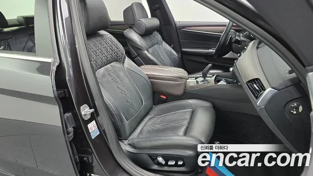 BMW 5-Series 2017 thumb 12