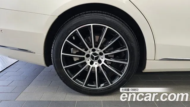 Mercedes-Benz S-Класс 2017 thumb 5