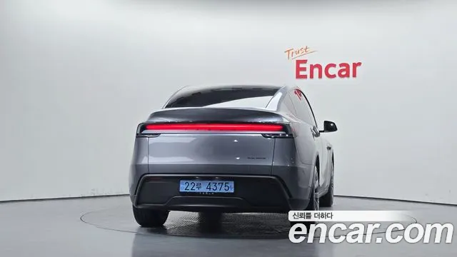 Tesla Model Y 2026 thumb 4