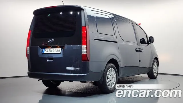 Hyundai Staria 2024 thumb 2
