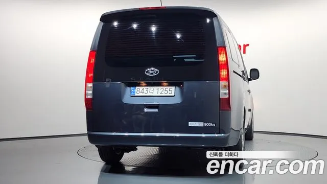 Hyundai Staria 2024 thumb 4