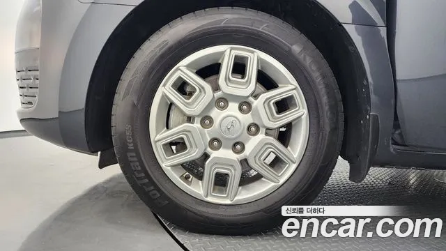 Hyundai Staria 2024 thumb 5