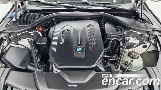 BMW 7-Series 2019 thumb 9
