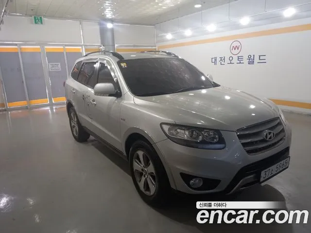 Hyundai Santa Fe 2011 thumb 3