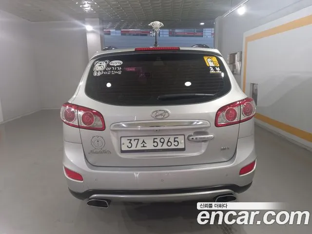 Hyundai Santa Fe 2011 thumb 4