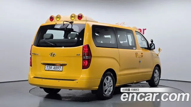 Hyundai Starex 2018 thumb 2