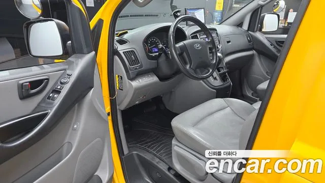 Hyundai Starex 2018 thumb 10