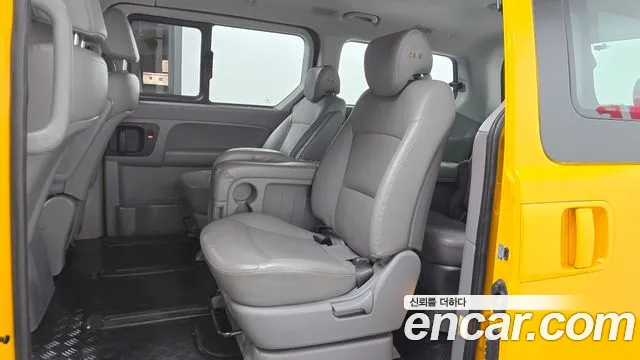 Hyundai Starex 2018 thumb 11