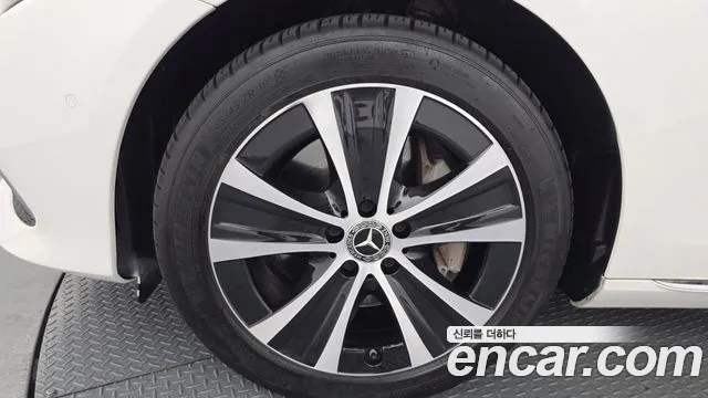 Mercedes-Benz E-Класс 2019 thumb 5