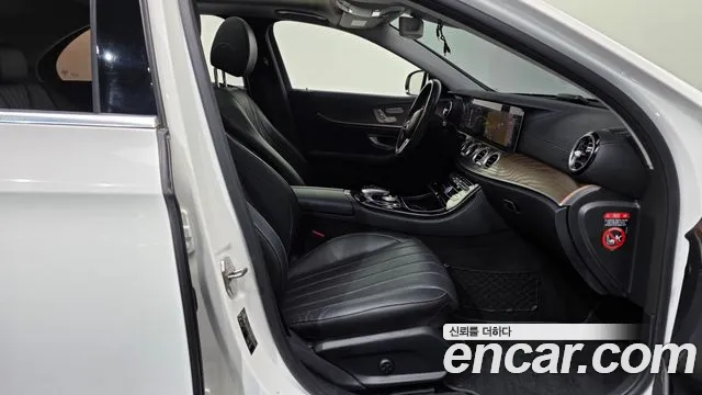 Mercedes-Benz E-Класс 2019 thumb 11