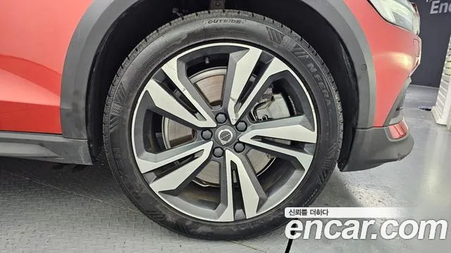 Volvo V60 2019 thumb 5