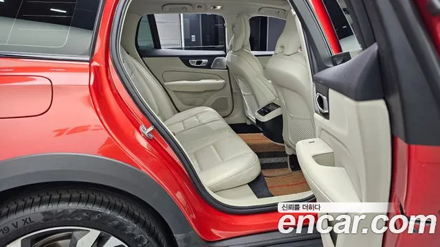 Volvo V60 2019 thumb 12