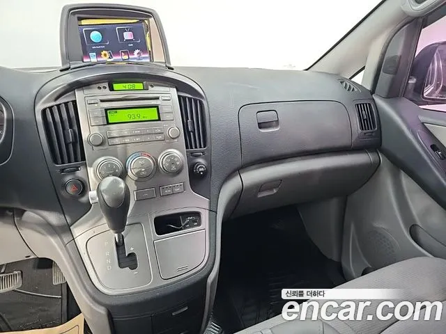 Hyundai Starex 2012 thumb 10