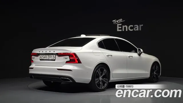 Volvo S60 2019 thumb 2