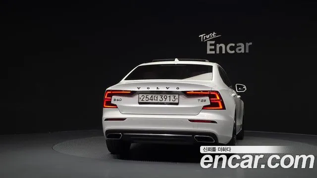 Volvo S60 2019 thumb 4
