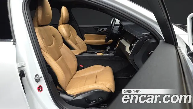 Volvo S60 2019 thumb 11