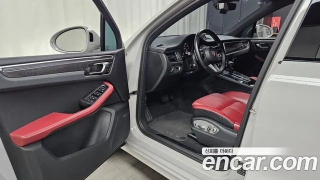 Porsche Macan 2023 thumb 10