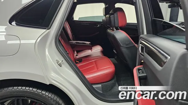 Porsche Macan 2023 thumb 12